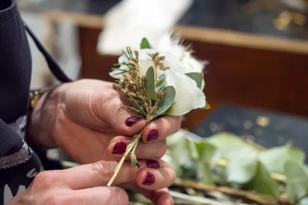 Wecandoo - Réalisez votre cloche de fleurs séchées