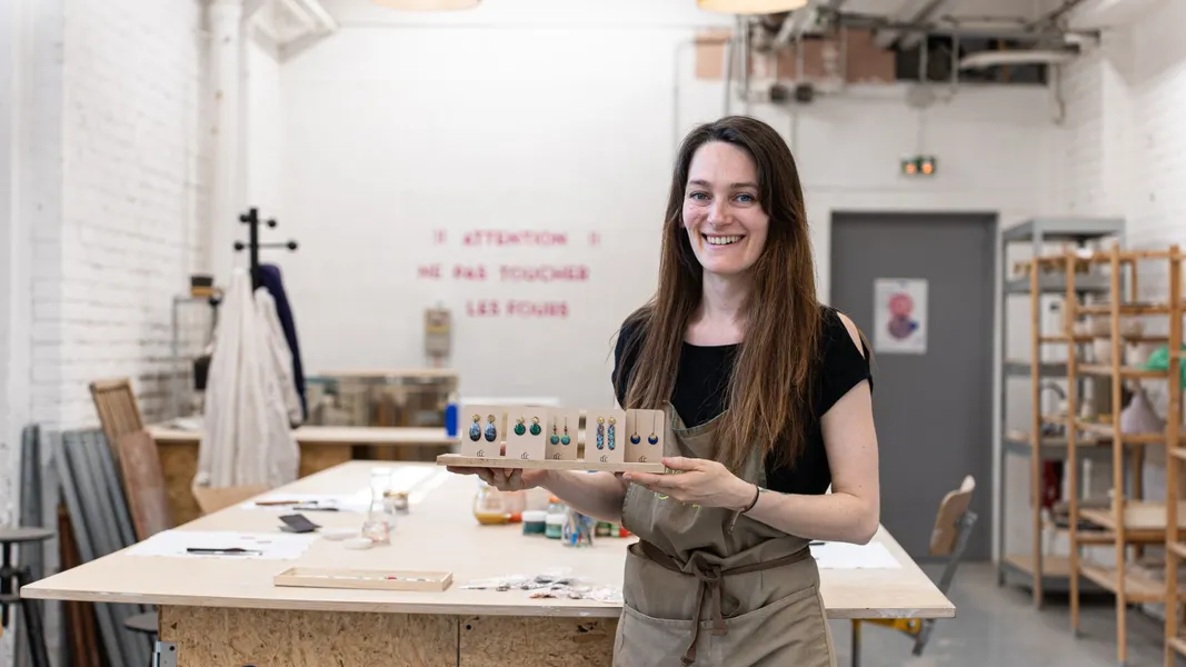 Chloé : Émailleuse à Lille