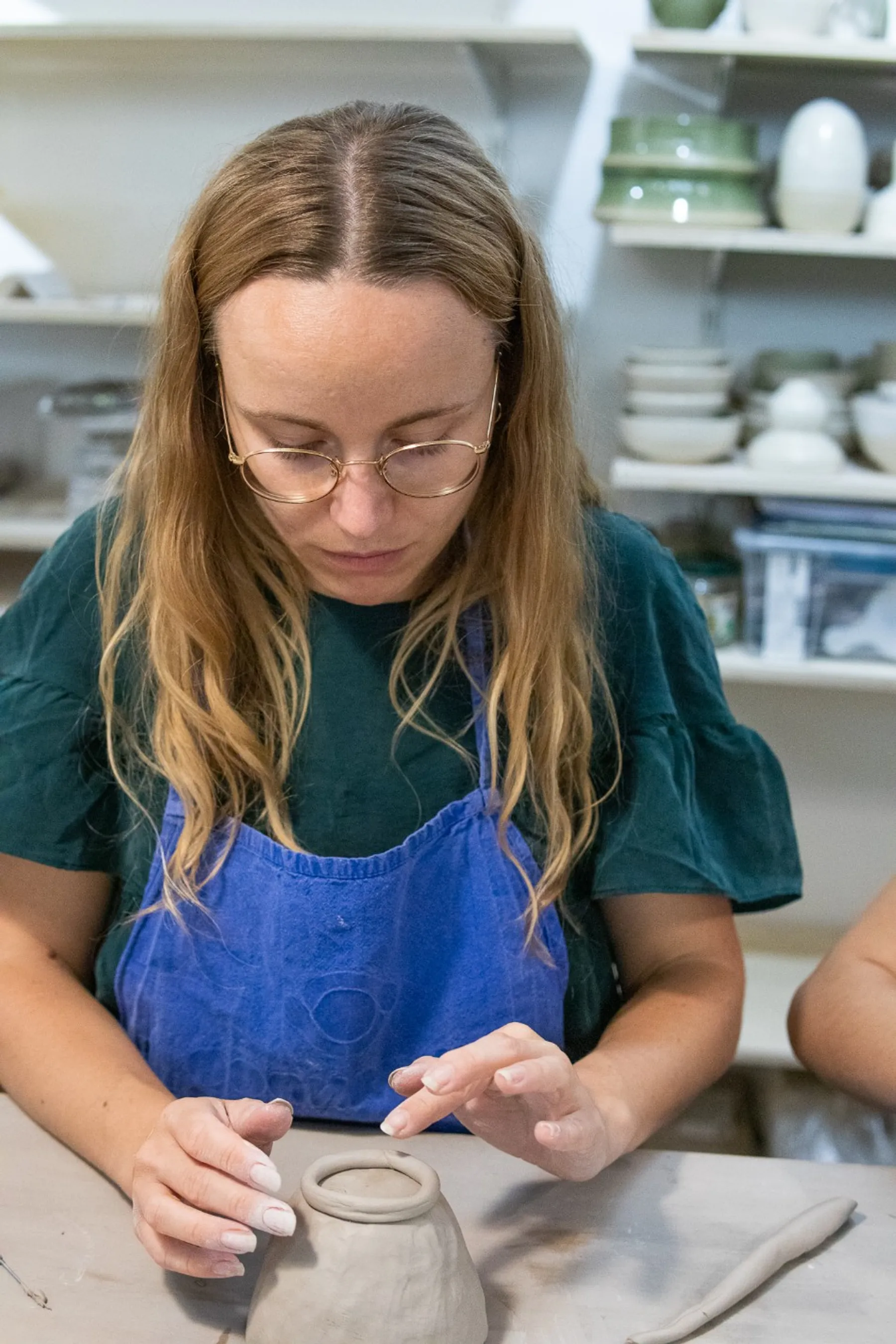 Découvrez l'art du modelage en famille avec Marina - Image n°5 - Wecandoo