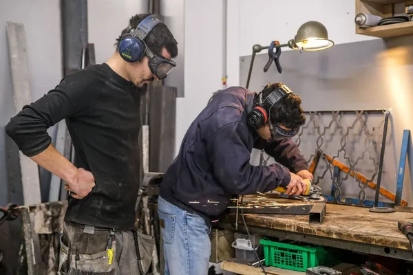 Wecandoo - Créez votre table basse en bois et métal (3J)
