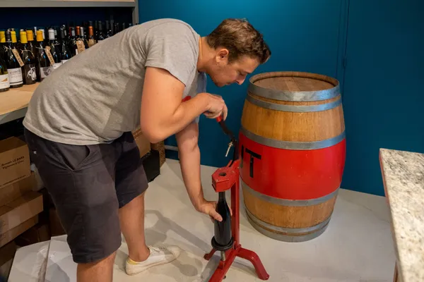 Wecandoo - Assemblez votre vin chez un caviste