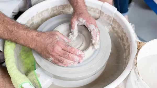 Découvrez le tour de potier sur un weekend - Image n°2 - Wecandoo