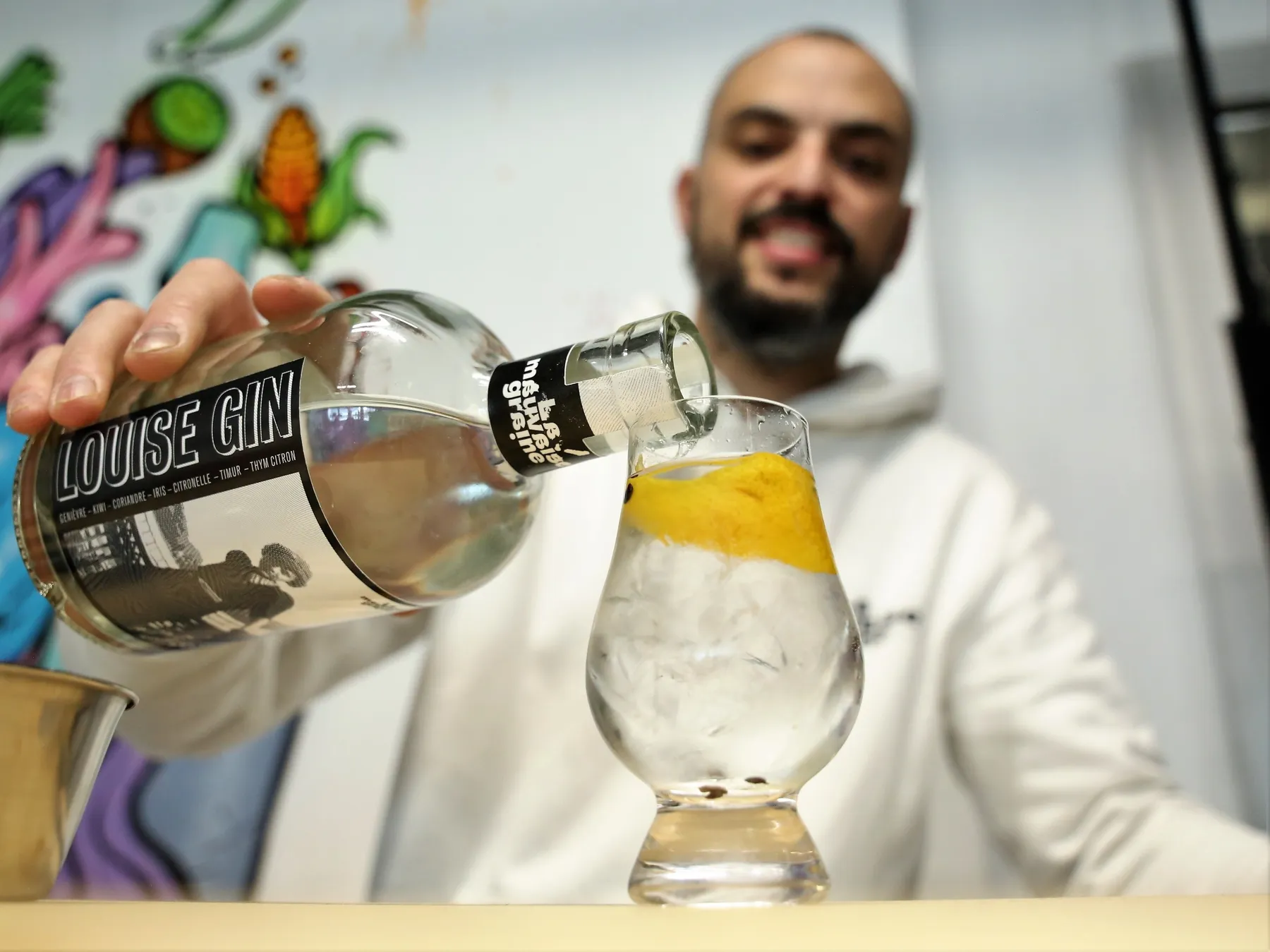 Consolidez votre équipe, initiez-la à la mixologie au sein d'une distillerie lyonnaise et dégustez des fromages - Image n°5 - Wecandoo