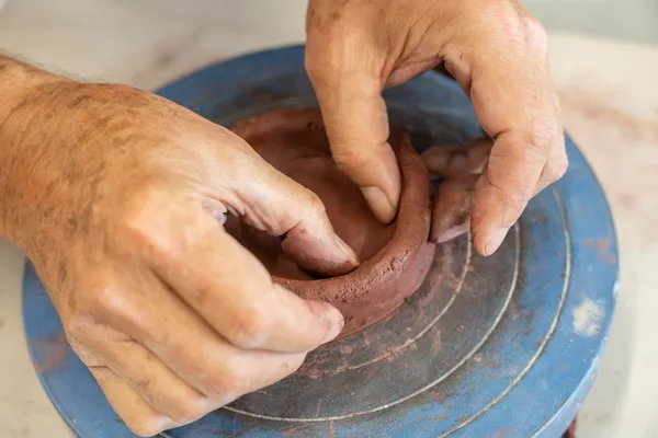 Modelez votre photophore en grès - Image n°2 - Wecandoo