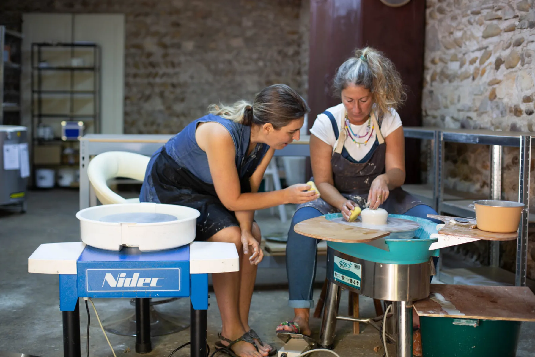 Initiez-vous au tour de potier avec Amélie - Image n°4 - Wecandoo