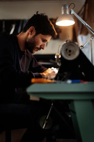 Timothée : Designer et Créateur de Sacoches pour Cyclistes à Paris