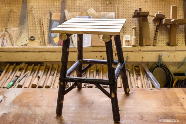Wecandoo - Créez votre tabouret en bois de châtaignier