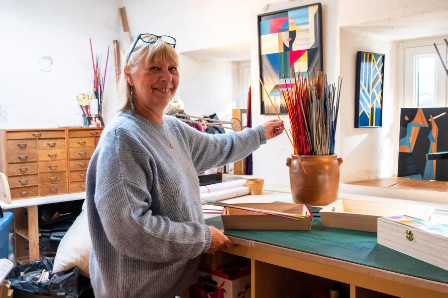 Muriel : Marqueteuse de paille à Alpes-Maritimes (06)