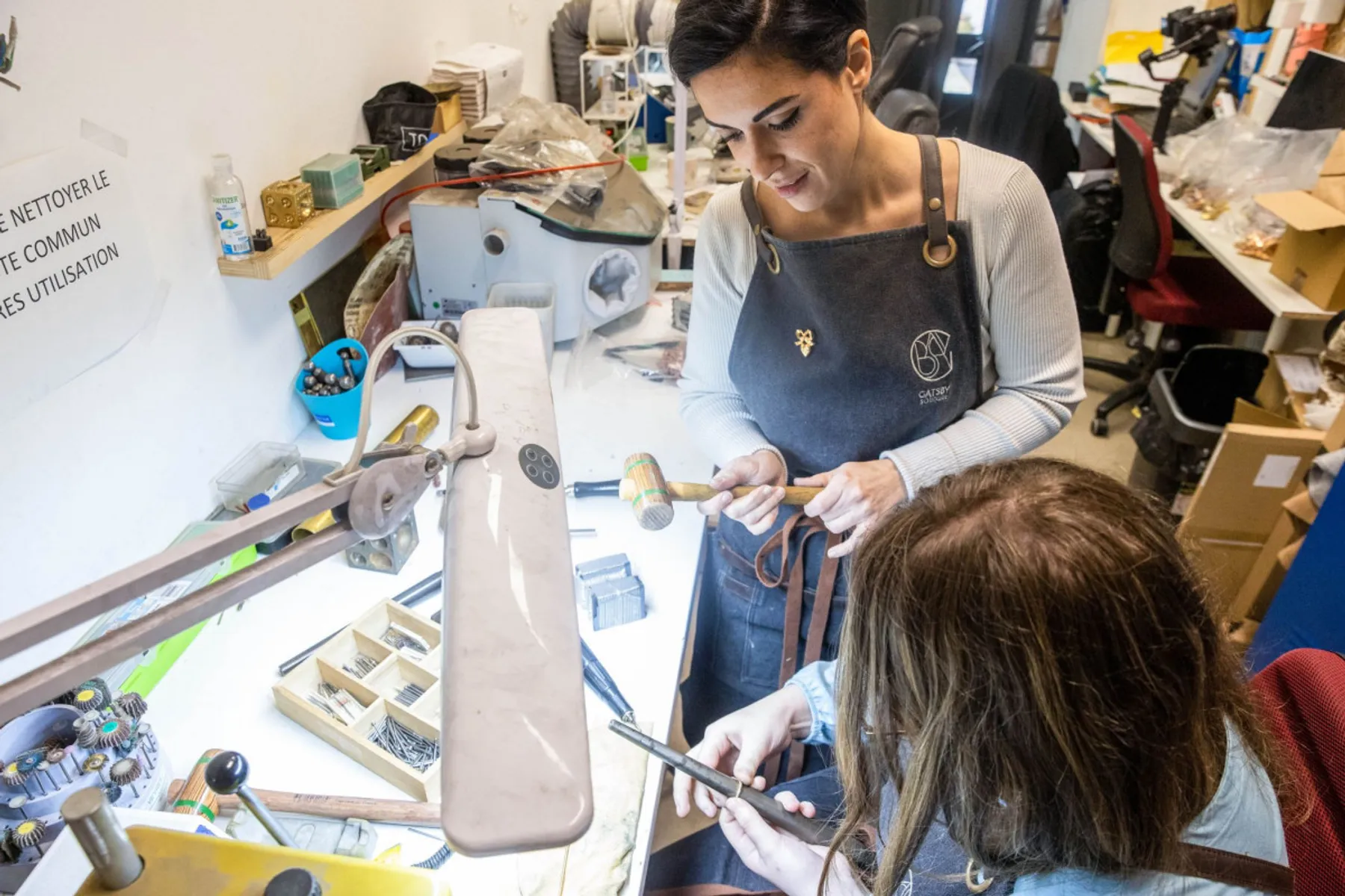 Fabriquez votre bague sertie de cristal avec Julie - Image n°4 - Wecandoo