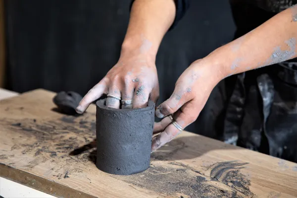 Modelez et moulez votre duo de bols en porcelaine - Image n°2 - Wecandoo