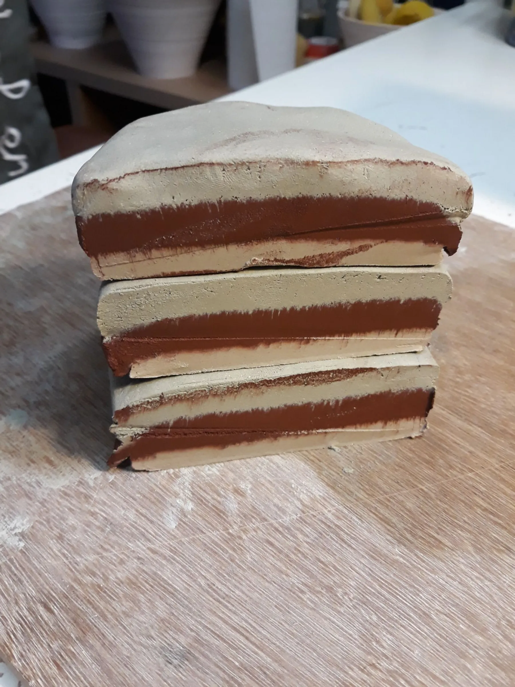 Modelez votre vase en terre mêlée - Image n°4 - Wecandoo