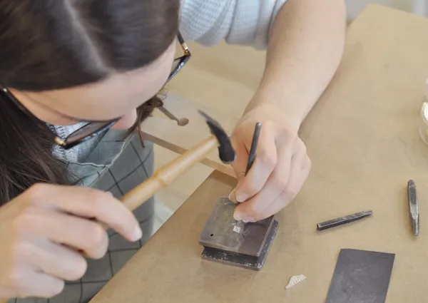 Créez vos boucles d'oreilles en argent - Image n°1 - Wecandoo