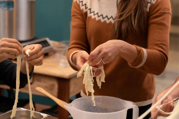 Réalisez la célèbre burrata crémeuse - Image n°3 - Wecandoo