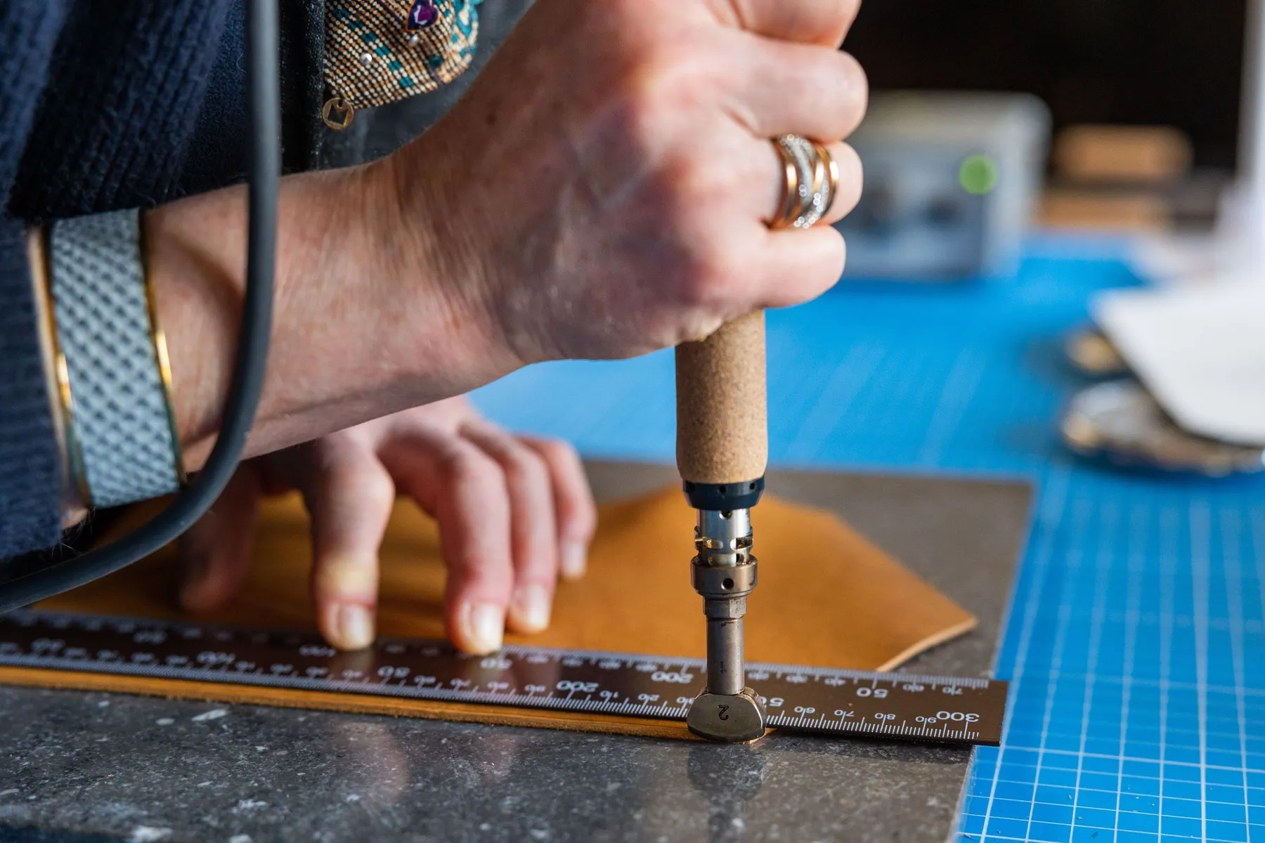 Réalisez votre porte-monnaie en cuir - Image n°4 - Wecandoo