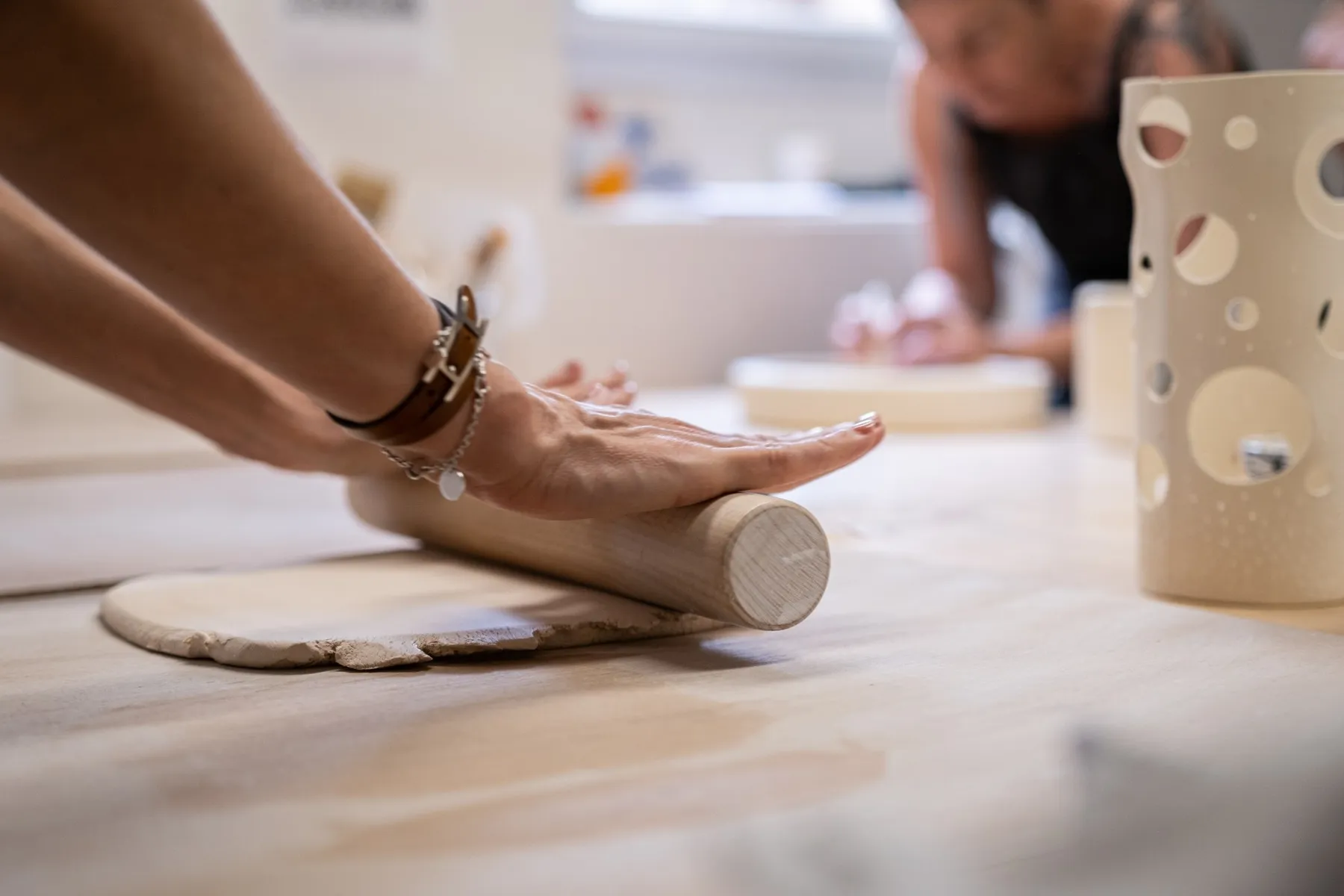 Coulez votre bol et votre assiette en porcelaine - Image n°2 - Wecandoo