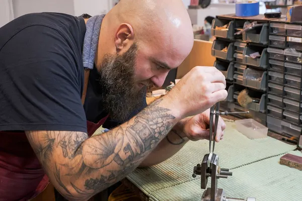 Fabriquez votre sillet personnalisé et réglez votre guitare - Image n°4 - Wecandoo