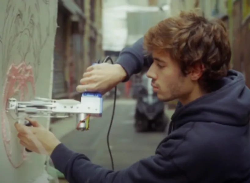 Naïm : Tufteur à Paris