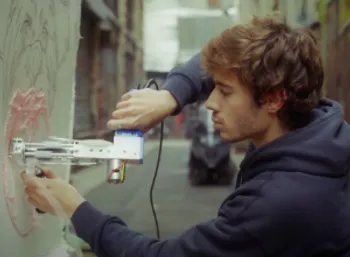 Naïm : Tufteur à Paris