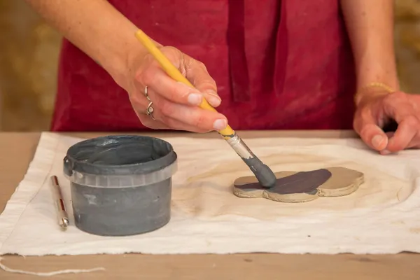 Modelez votre set apéro en céramique - Image n°4 - Wecandoo