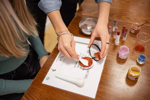 Réalisez votre rouge à lèvres et votre poudre - Afbeelding nr. 2 - Wecandoo