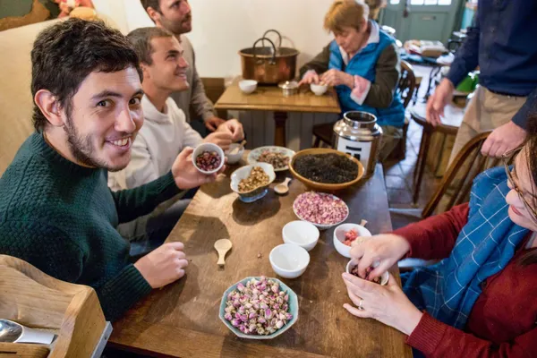 Réalisez votre assemblage dans les coulisses d'une maison de thé - Afbeelding nr. 4 - Wecandoo