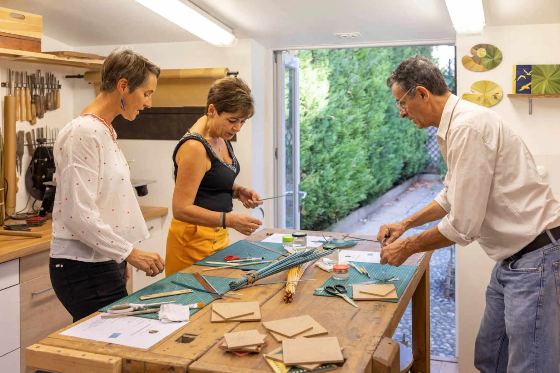 Réalisez votre duo de sous-verres en marqueterie de paille - Image n°2 - Wecandoo