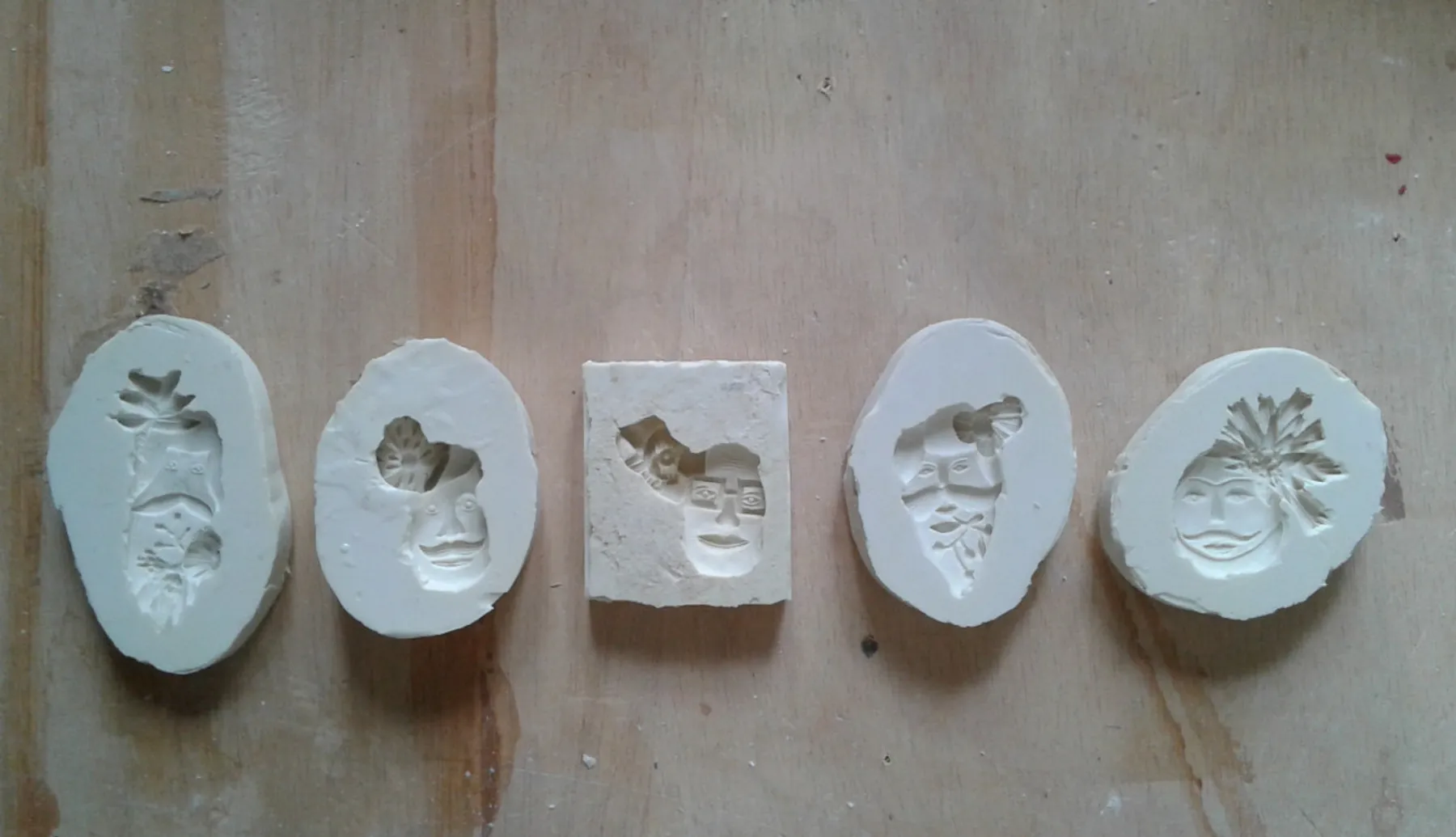 Réalisez vos broches en résine - Image n°2 - Wecandoo