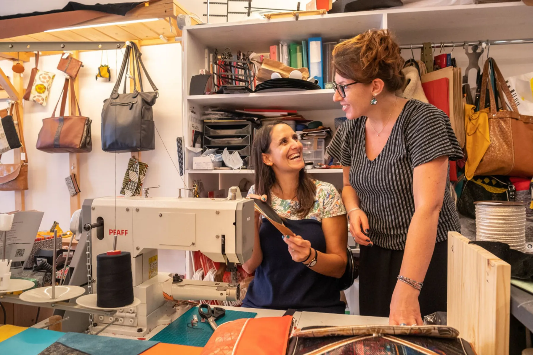 Cousez votre sac en bandoulière en cuir - Image n°2 - Wecandoo