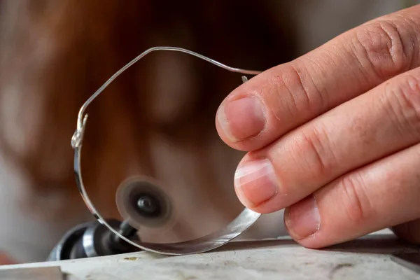 Créez votre paire de boucle d’oreilles en argent - Image n°4 - Wecandoo