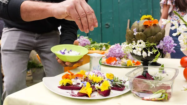 Wecandoo - Préparez vos salade et sirop de fleurs à la ferme