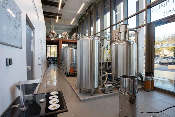 Dégustez des bières en visitant une brasserie artisanale - Image n°1 - Wecandoo