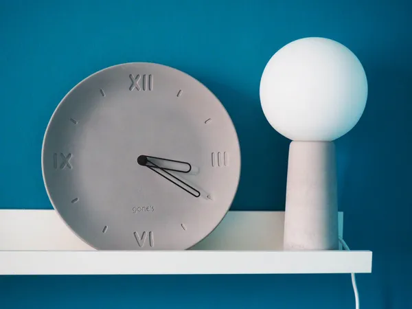 Wecandoo - Fabriquez votre horloge design en béton