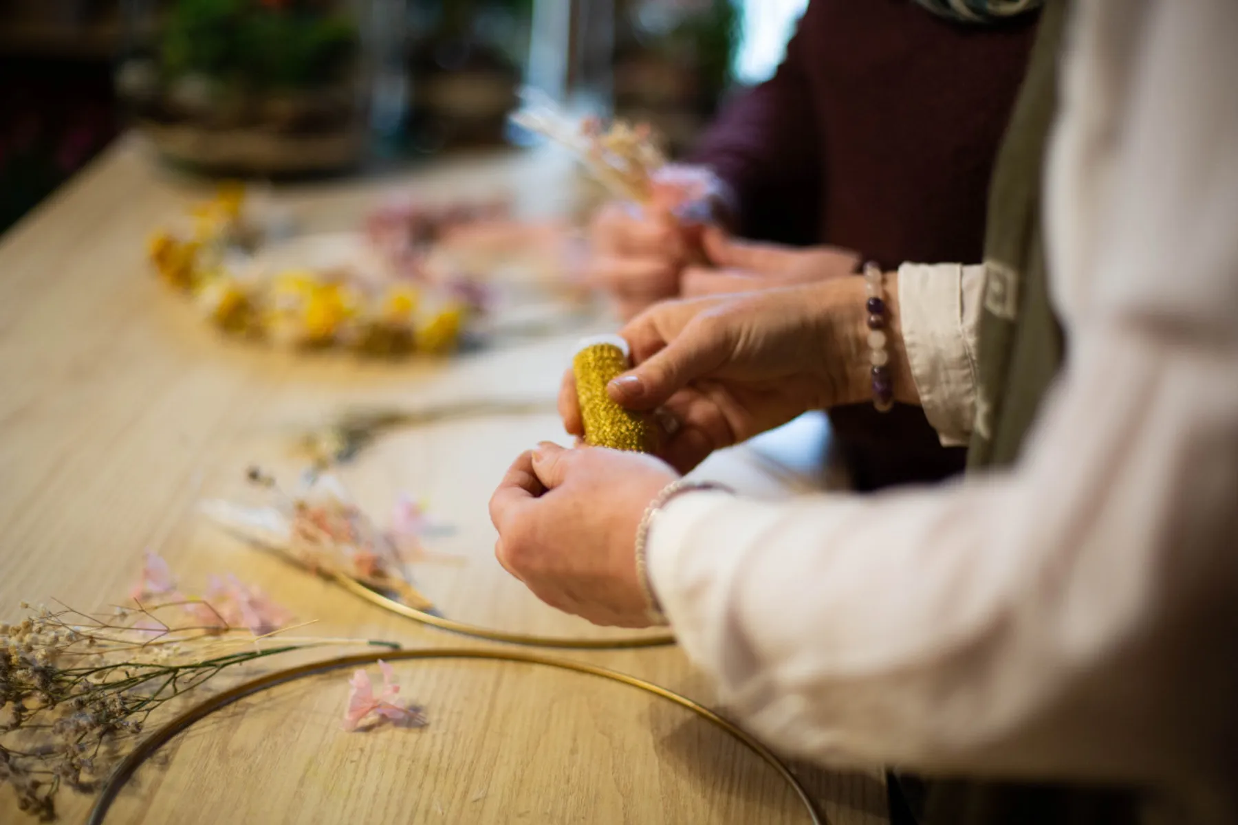Réalisez votre couronne de fleurs séchées - Image n°1 - Wecandoo