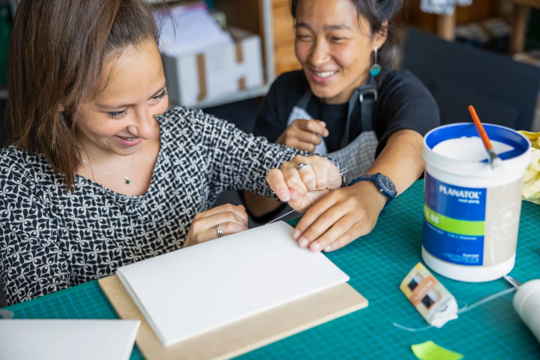 Formez-vous à la reliure Bradel - Image n°4 - Wecandoo