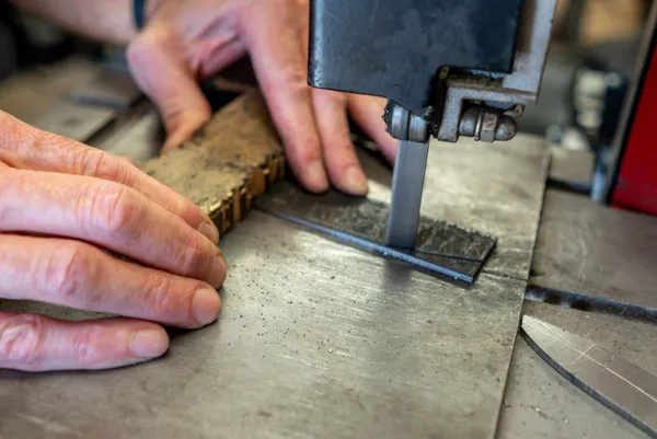 Initiation au couteau pliant à cran forcé - Image n°1 - Wecandoo