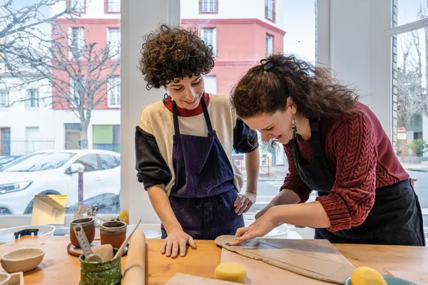 Modelez votre set à thé en céramique - Image n°2 - Wecandoo