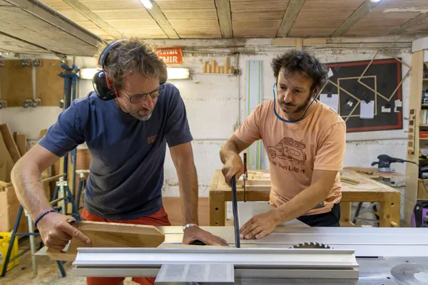 Réalisez votre tabouret épuré - Image n°3 - Wecandoo