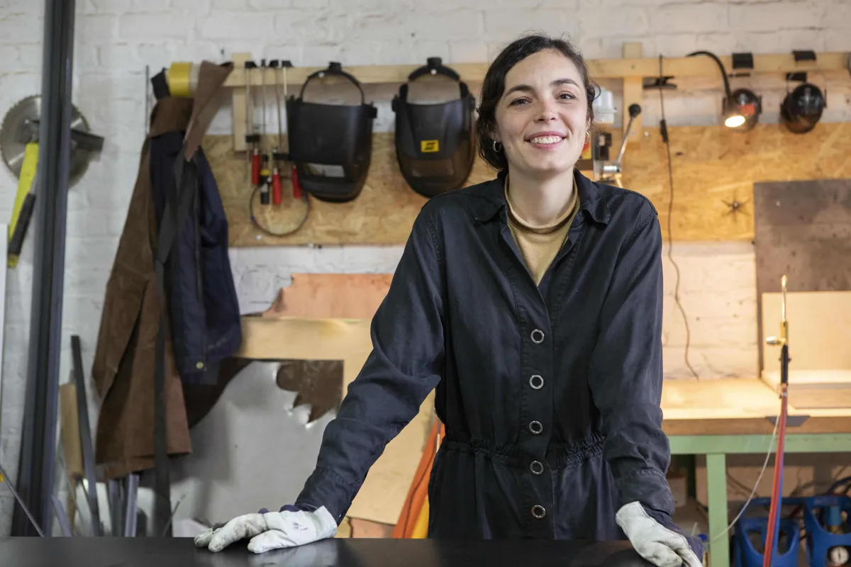 Manon: Metalworker in Ixelles