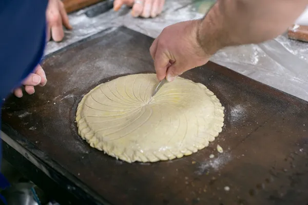 Réalisez votre galette des rois - Image n°4 - Wecandoo