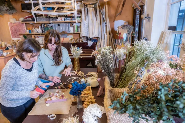 Réalisez votre initiale en fleurs séchées - Image n°1 - Wecandoo