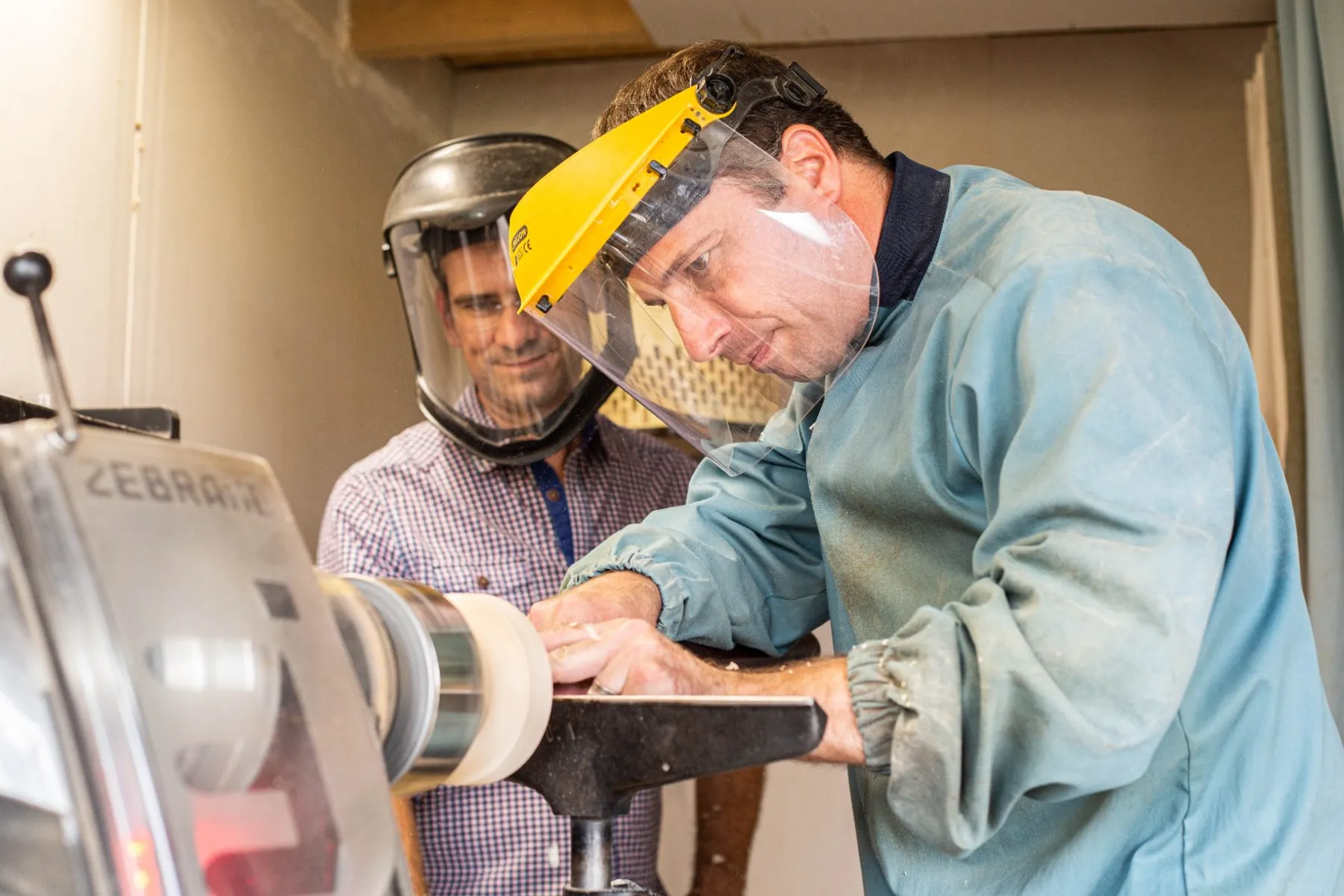 Initiez-vous au tour à bois sur une journée en réalisant 2 bols - Image n°4 - Wecandoo