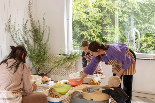 Wecandoo - Peignez une assiette en porcelaine