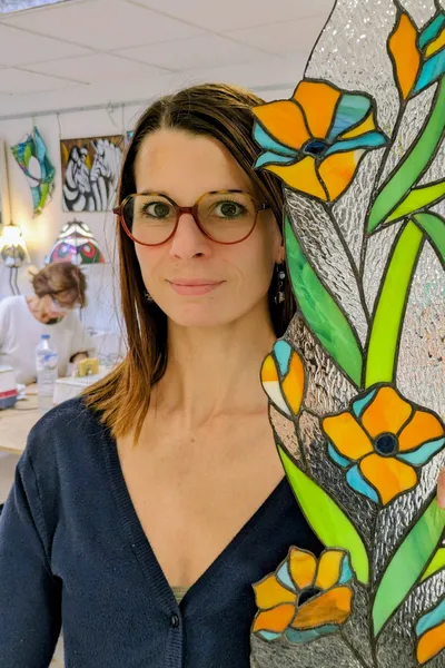 Caroline : Vitrailliste à Sanary-sur-Mer