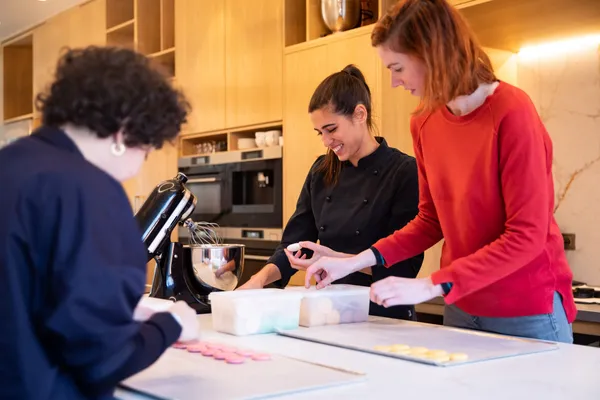 Baking your own macarons - Image n°4 - Wecandoo