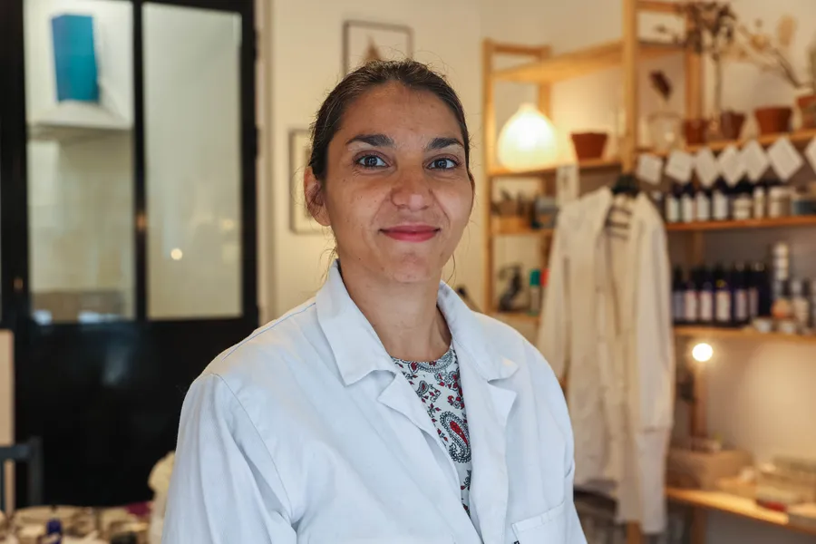 Linda : Fabricante de cosmétiques à Paris