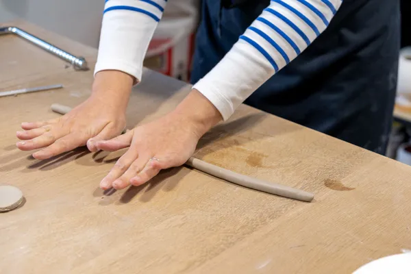 Modelez deux tasses et leurs cuillères - Image n°3 - Wecandoo