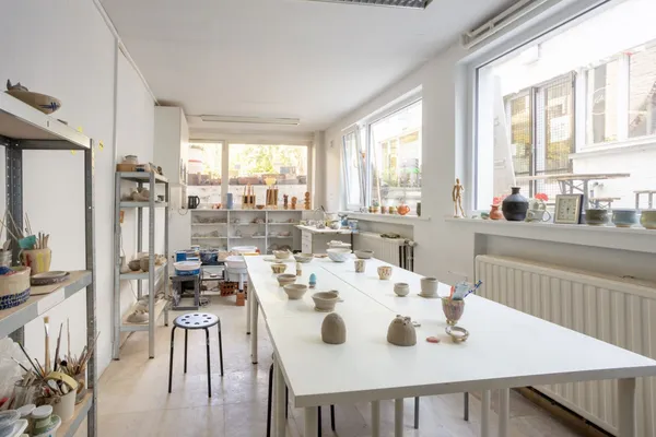 Modelez et décorez votre pot ou gobelet en céramique - Image n°2 - Wecandoo