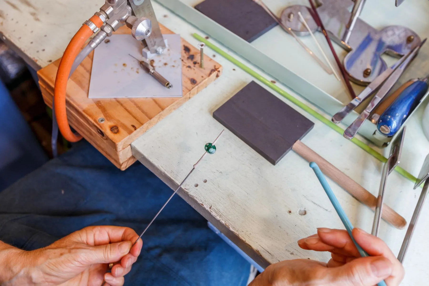 Créez en duo vos perles de verre au chalumeau - Image n°4 - Wecandoo