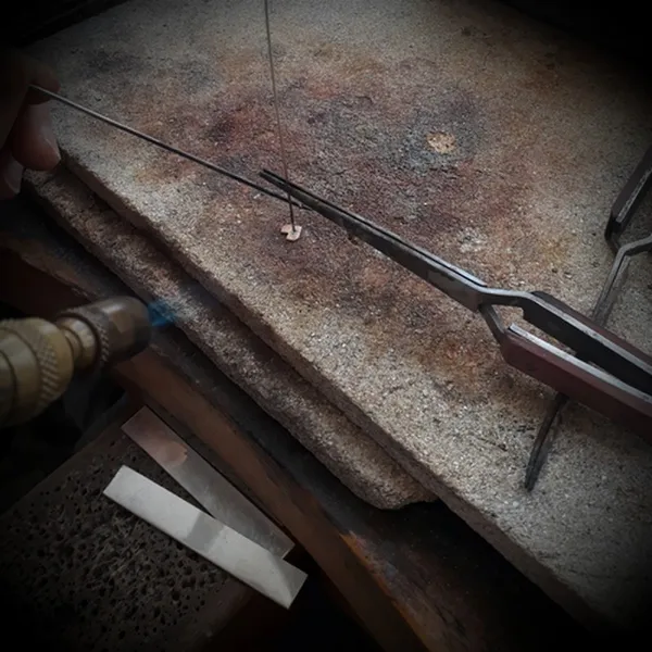 Créez vos boucles d'oreilles en argent - Image n°4 - Wecandoo