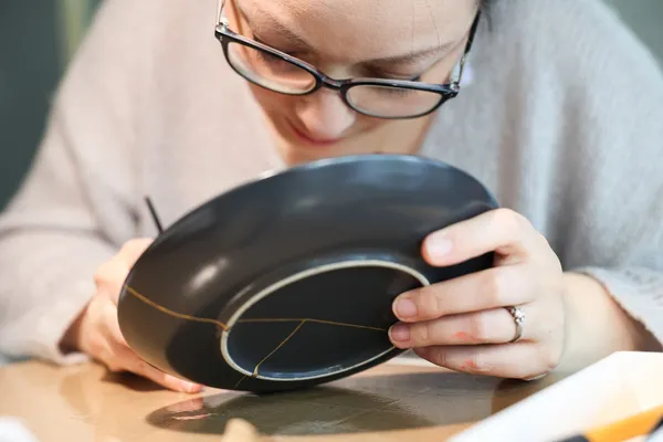 Initiez-vous aux techniques traditionnelles du kintsugi sur 4 sessions - Image n°4 - Wecandoo